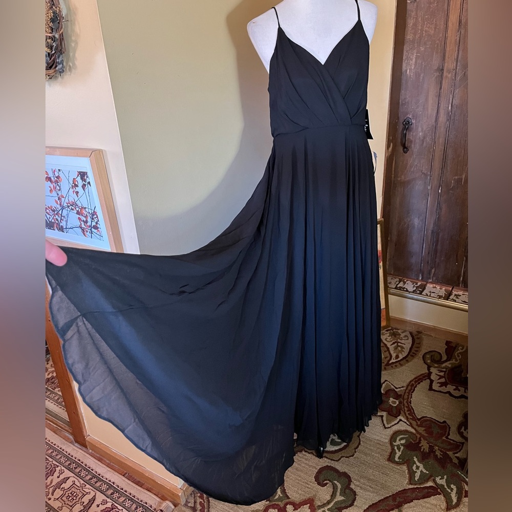 LULU's Size XL Black-Tie Gown Flowing Maxi V-Neck Fitted Top Flowing Skirt NEW